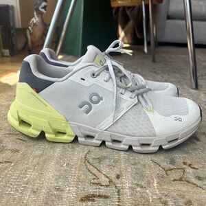 Men's On Cloudflyer 4 Shoes - Size 10